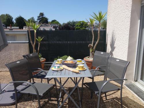 Dinard Apartment | Apartment Ker Enclos-1 by Interhome