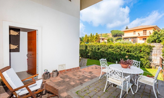 Mascalucia Apartment | Apartment 'La Fastuca' with Mountain View, Wi-Fi and Air Conditioning