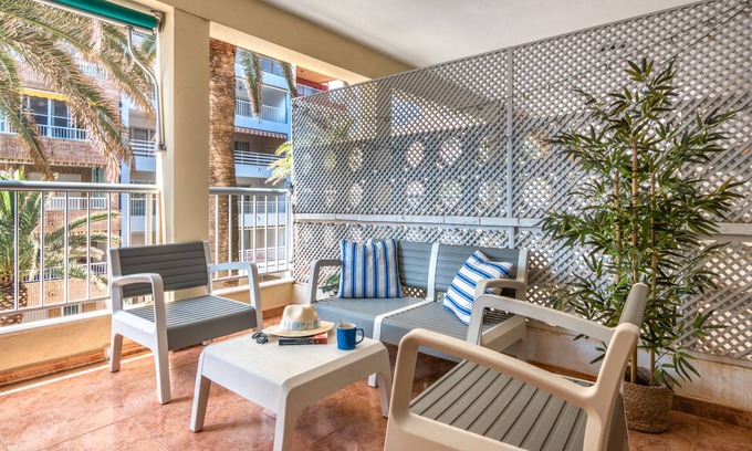 Mareny Barraquetes Apartment | Apartment 'La Terraza De Palmeres' with Sea View, Wi-Fi and Air Conditioning