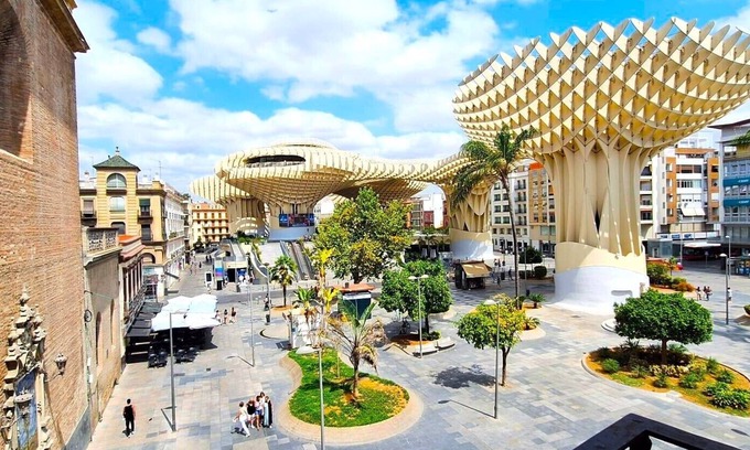 Historical Center Apartment | Apartment 'Las Setas Groups' with Balcony, Wi-Fi and Air Conditioning