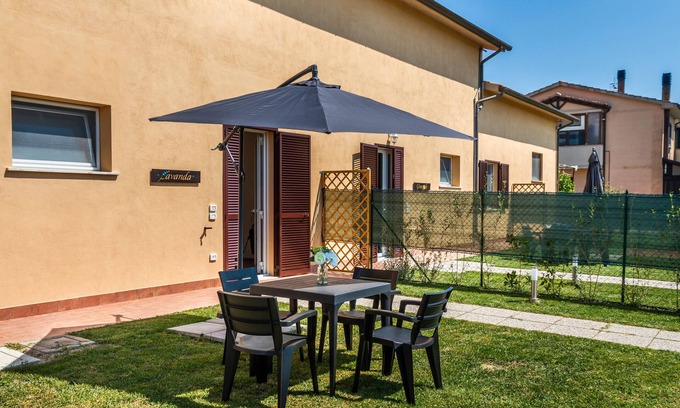 Grosseto Apartment | Apartment 'Lavanda' with Private Terrace, Wi-Fi and Air Conditioning