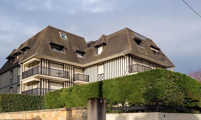 Cabourg Apartment | Apartment Le Capricorne by Interhome