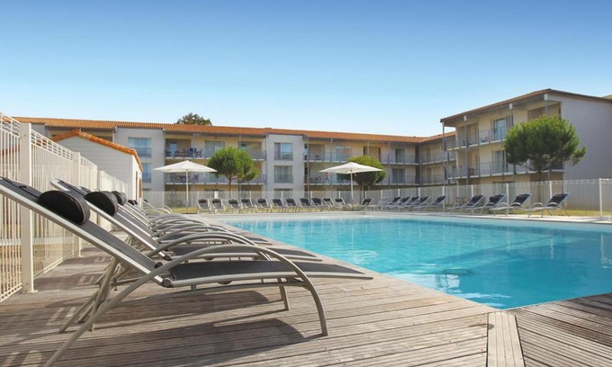 Lagord Apartment | Apartment Le Domaine du Chateau.2