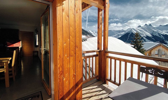 Saint-Jean-d'Arves Apartment | Apartment 'Le Pralud' with Mountain View, Shared Terrace and Wi-Fi