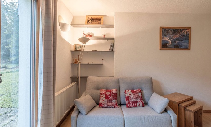 Samoens Apartment | Apartment 'Le Grand Tetras A3' with Mountain View, Shared Pool and Wi-Fi