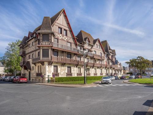 Cabourg Apartment | Apartment Le Normandie Home by Interhome
