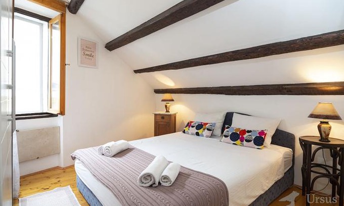 Split Apartment | Apartment Lira