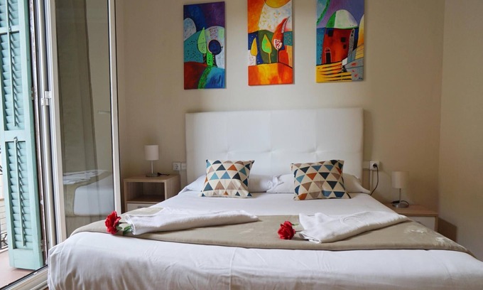 La Sagrada Familia Apartment | Apartment located next to Sagrada Familia