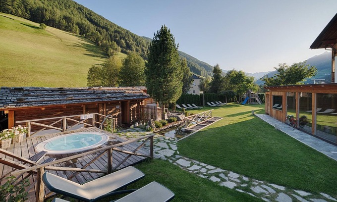 Valle Aurina Apartment | Apartment "Löfflerblick A Weisszint" with Mountain View, Wi-Fi, Sauna & Jacuzzi