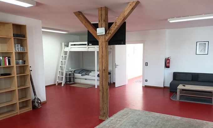 Neukoelln Apartment | Apartment "Loft of Neukoelln" with Lake View & Wi-Fi