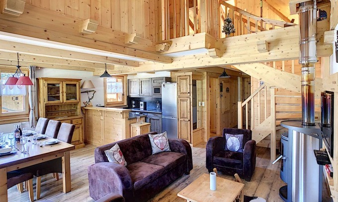 Samoens Apartment | Apartment Lyra, Samoens, 3 bedrooms, charming features and panoramic views