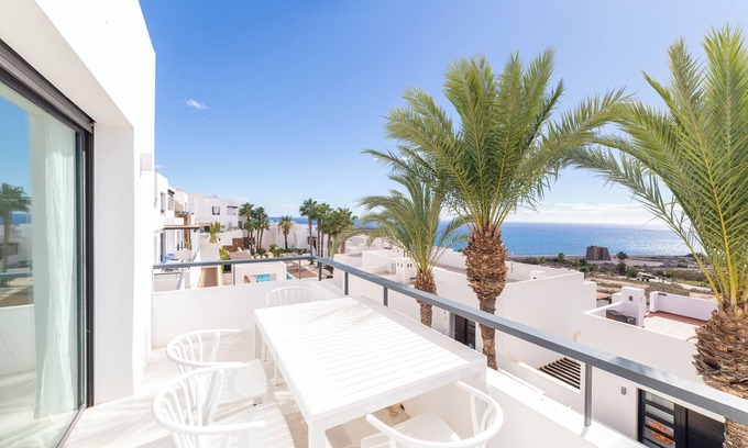 Mojacar Apartment | Apartment Macenas Palm House with Sea View, Shared Pool & Terrace