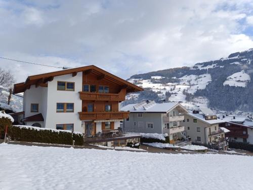 Hippach Apartment | Apartment Mayrhofen near Horbergbahn