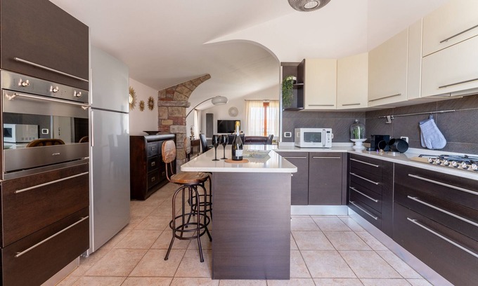 Ovest Apartment | Apartment 'Mirage' with Mountain View, Wi-Fi and Air Conditioning