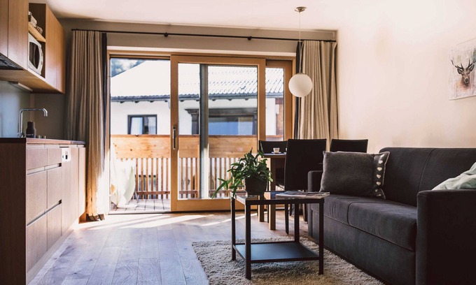 Au Apartment | Apartment Mittagsfluh - Alpenrose - Hotel - Apartments