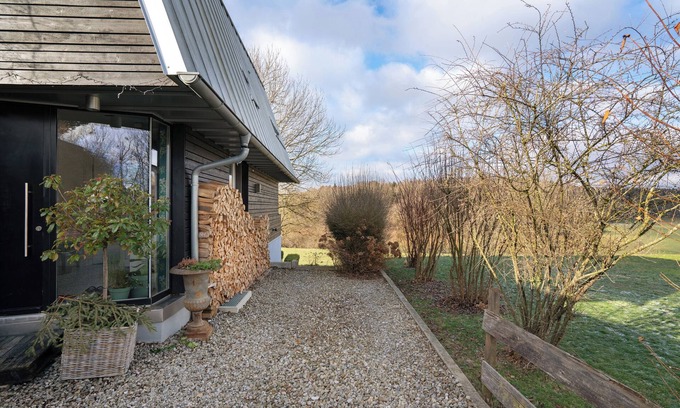 Windach Apartment | Apartment 'Modernes Ammersee' with Private Terrace, Private Garden and Wi-Fi