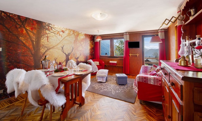 Antagnod Apartment | Apartment 'Mountain Atmosphere' with Mountain View, Shared Garden and Balcony