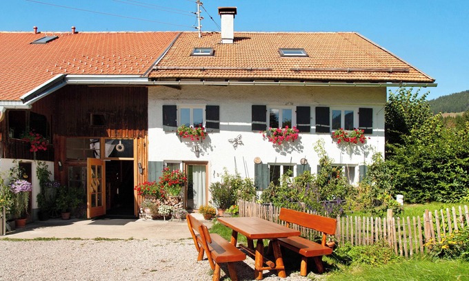 Jungholz Apartment | Apartment 'Mühlbach' with Mountain View and large garden