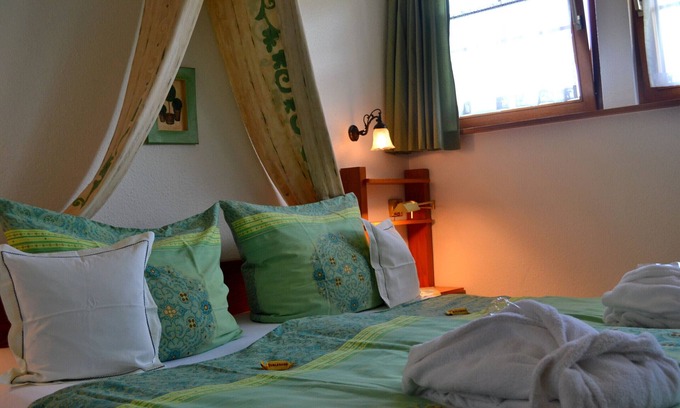 Sasbachwalden Apartment | Apartment 'Nachtigall' with Mountain View, Shared Terrace and Wi-Fi