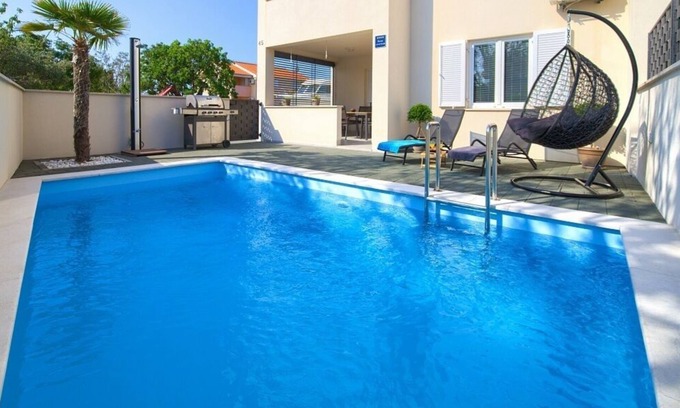 Silo Apartment | Apartment NB with a private pool