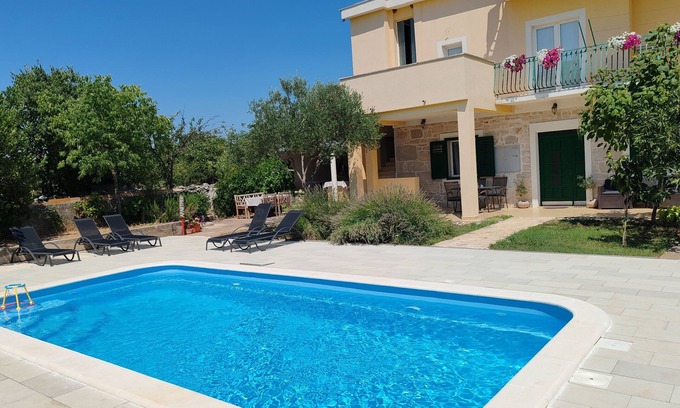 Drinovci Apartment | Apartment near Krka national park