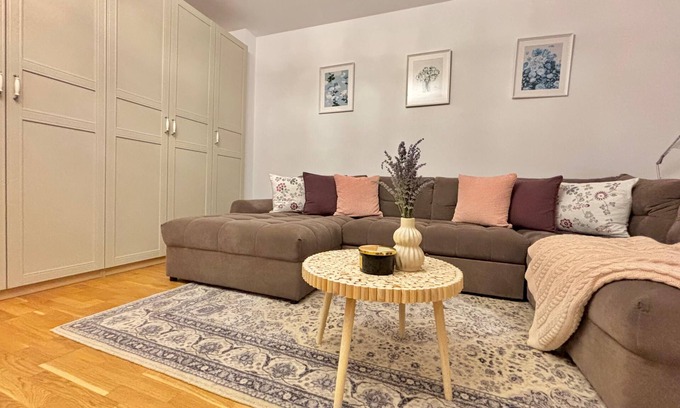 Sector 2 Apartment | Apartment No. 401 at Circului Park Tower with a capacity of up to 4 persons.