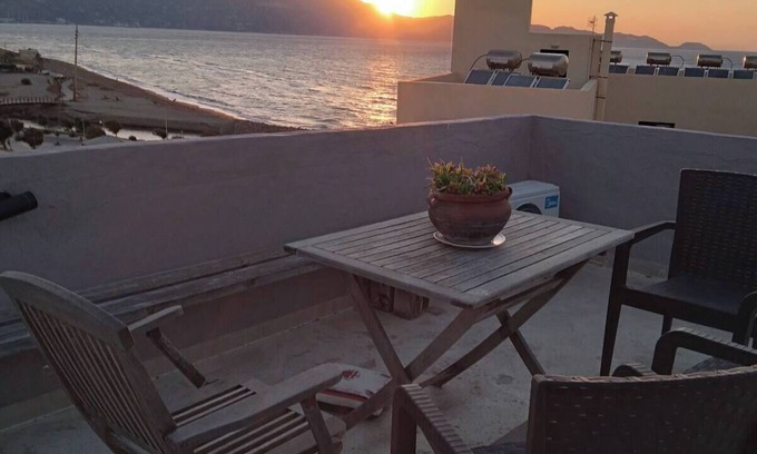Heraklion Apartment | Apartment 'Olga Studio 1' with Sea View, Wi-Fi and Air Conditioning