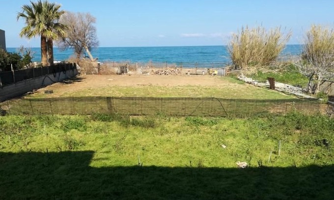 Stavromenos Apartment | Apartment on the seafront, Wifi | Stavromenos, Crete