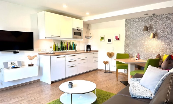 Obergrainau Apartment | Apartment 'One Bedroom - 304' with Mountain View, Shared Pool and Wi-Fi