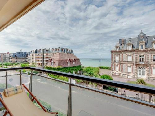 Cabourg Apartment | Apartment Prince Albert by Interhome