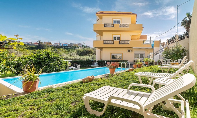 Kallithea House | Apartment 'Rafaela's House 2' with Shared Pool, Wi-Fi and Air Conditioning