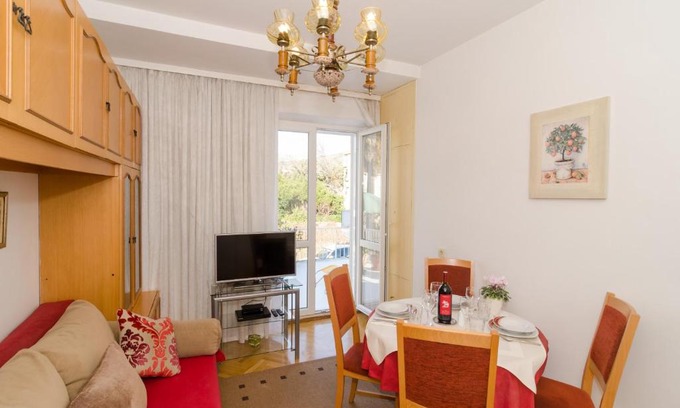Lapad Apartment | Apartment Red Orange