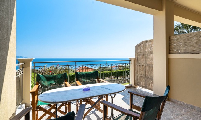 Vlachata Apartment | Apartment "Ria 1" with Sea View, Balcony & Wi-Fi