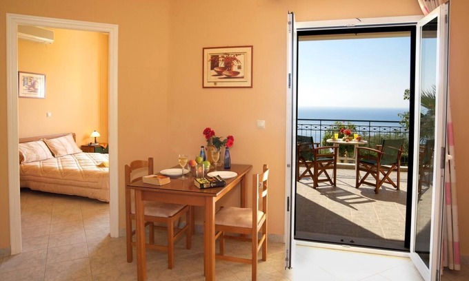 Vlachata Apartment | Apartment "Ria 2" with Sea View, Balcony & Wi-Fi