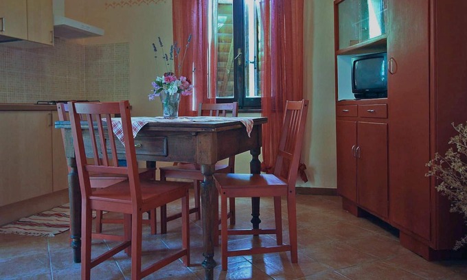 Cagli Apartment | Apartment Rosa 2 - One Bedroom Apartment, Sleeps 2