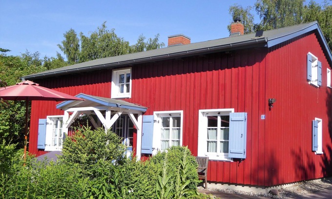 Pruchten Apartment | Apartment Rotes Haus am Barther Strom| Vacation at Beach, Bodden, National Park