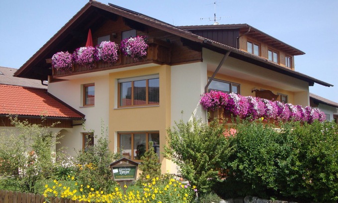 Schraden Apartment | Apartment Schloßberg in the southern Allgäu very quiet location in Hopferau near Füssen