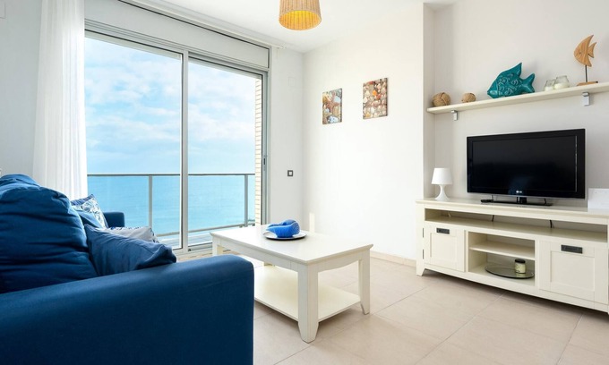 Miami Platja Apartment | Apartment sea views 25km from Port Aventura