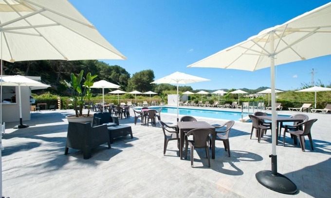 Santa Eulalia del Rio Apartment | Apartment Ses Veles 2 dormitorios close to the Beach with Sea View, Pool, Wi-Fi & Garden