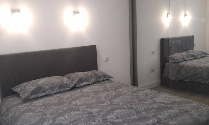 Hendon Apartment | Apartment - Sleeps up to 6 & free parking