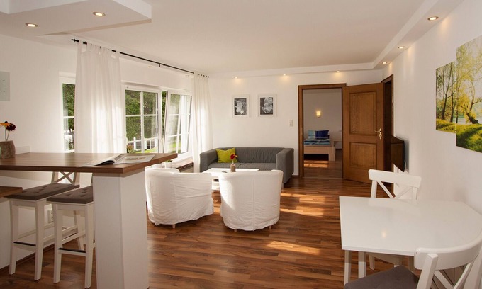 Finnentrop Apartment | Apartment 'Sonnenblume' with Private Terrace, Shared Garden and Wi-Fi