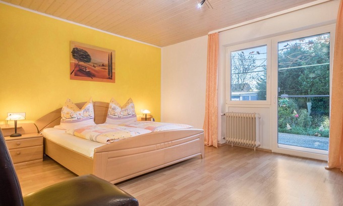 Langenargen Apartment | Apartment 'Sonnenschein' with Terrace, Shared Garden & Wi-Fi