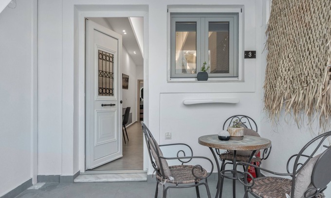 Astypalaia Apartment | Apartment 'Stampalia Luxury No 1' with Sea View, Wi-Fi and Air Conditioning