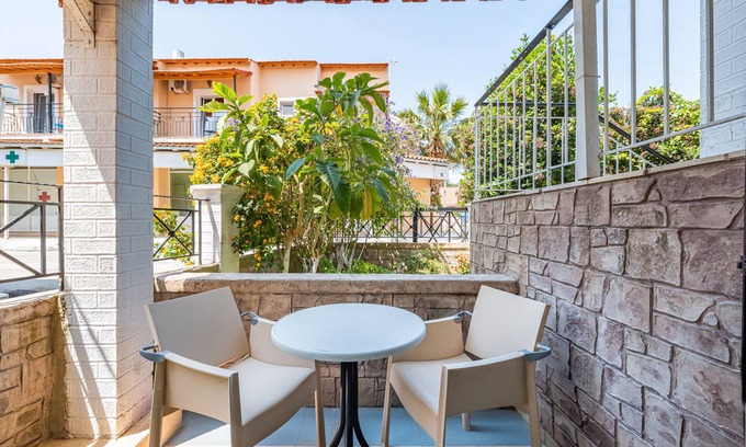 Kavos Apartment | Apartment 'Studio' with Wi-Fi and Air Conditioning