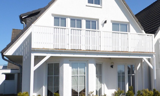 Breege Apartment | Apartment "Sunshine" upstairs for 4 people