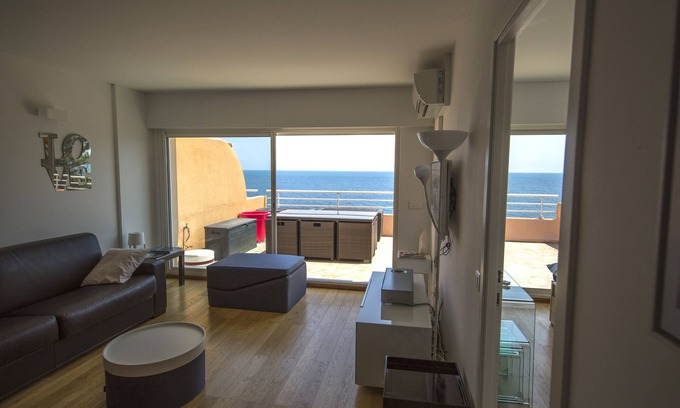 Le Trayas Apartment | APARTMENT T2 STANDING CAP NEREE