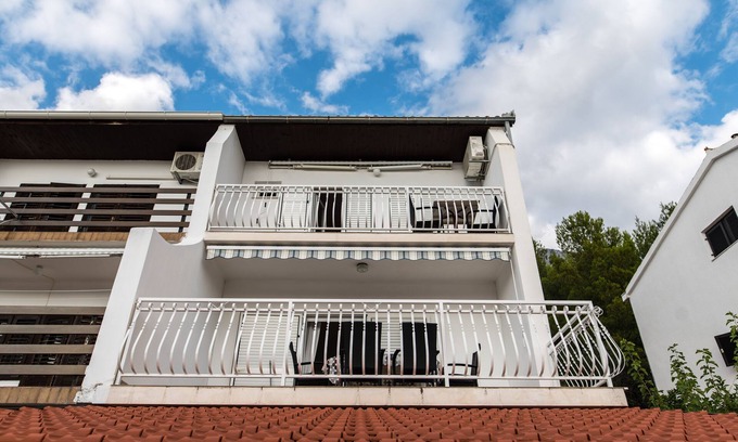 Promajna Apartment | Apartment Tonci, 1. First floor with large terrace and wonderful sea view