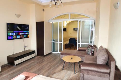 Veliko Tarnovo Apartment | Apartment Tsar Kaloyan with Balcony & View