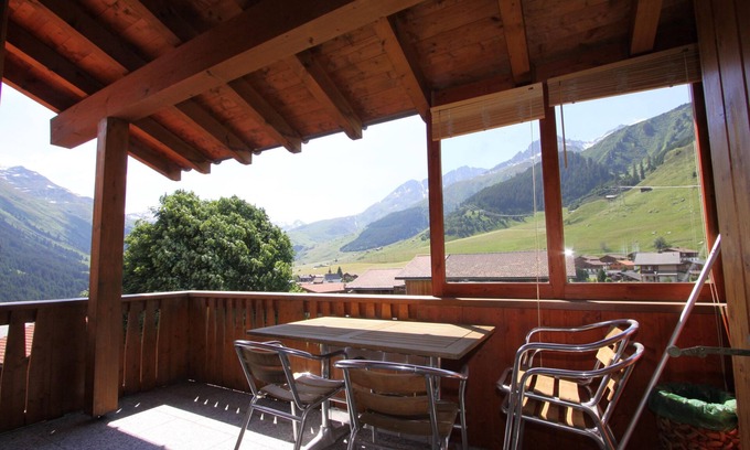 Sedrun Apartment | Apartment "Tscheppa B" with balcony