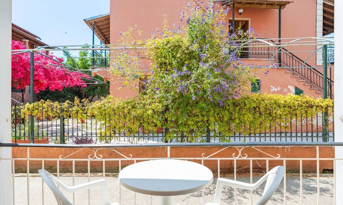 Kavos Apartment | Apartment 'Two Bedroom 1' with Balcony, Wi-Fi and Air Conditioning